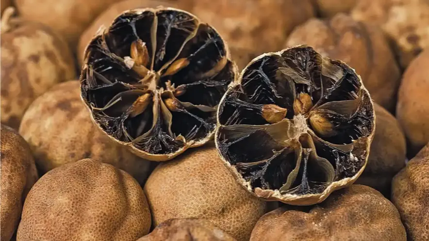دمنوش لیمو عمانی و چای سیاه